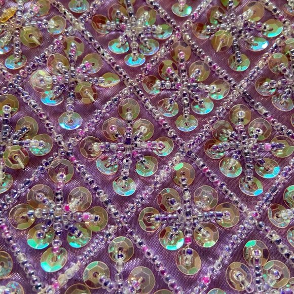 A very delicate beaded mini bag with beaded strap - Picture 2 of 4